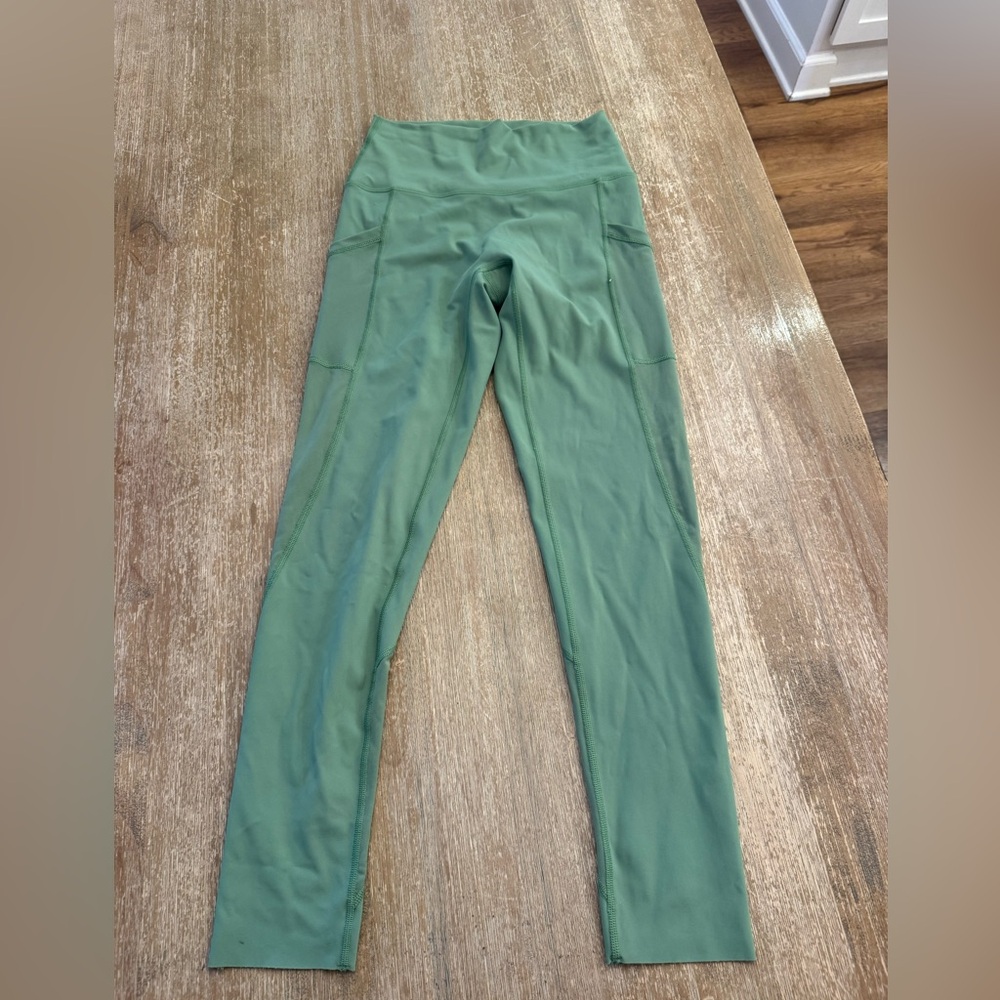 Aerie Offline High Waisted Green Leggings Size Medium